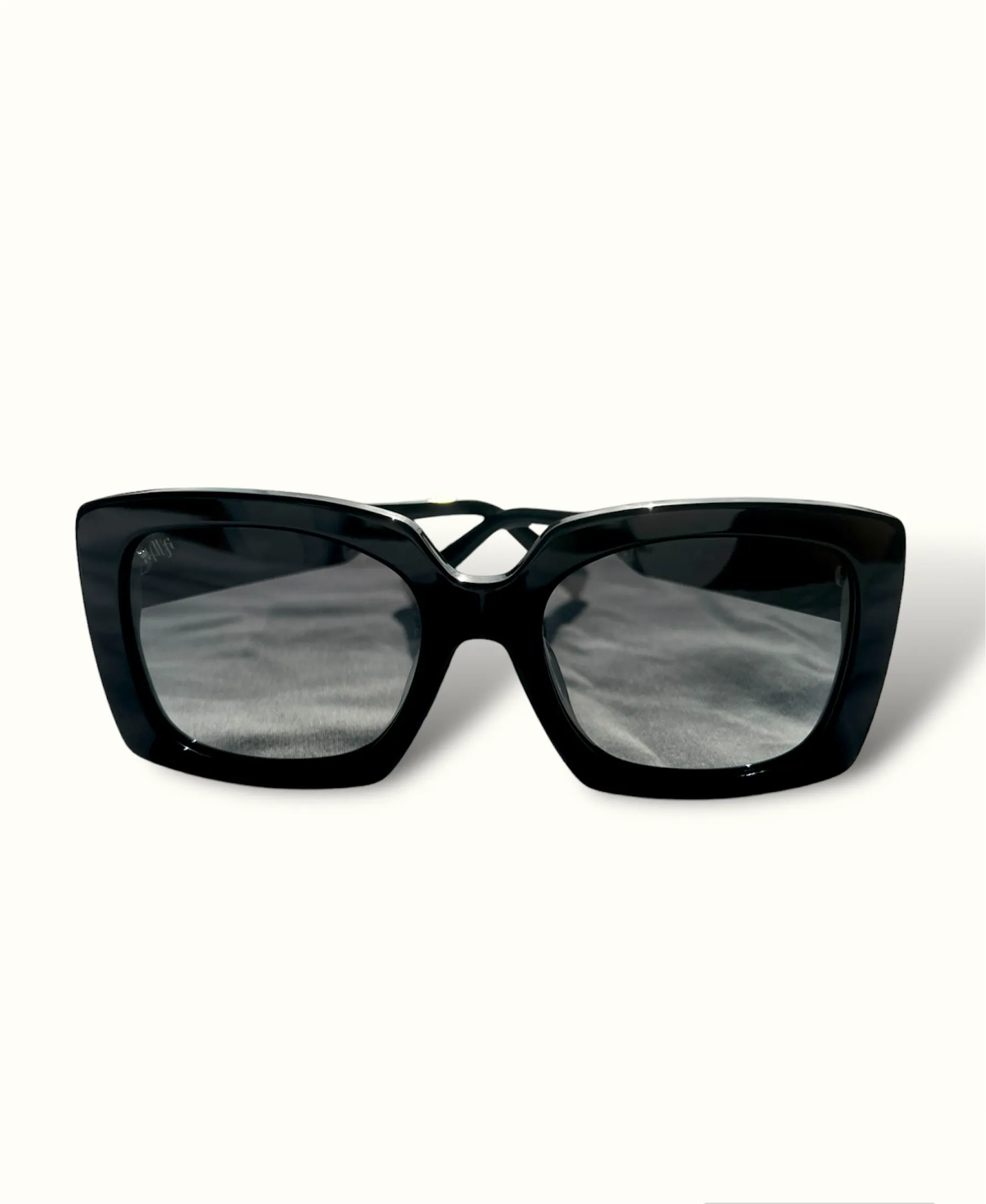 Extravaganza oversized sunglasses